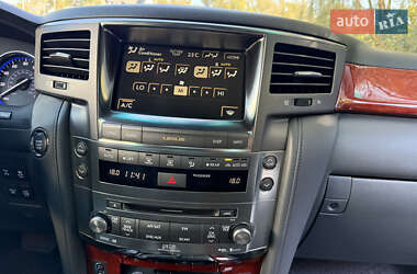 Внедорожник / Кроссовер Lexus LX 2008 в 