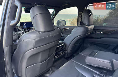 Внедорожник / Кроссовер Lexus LX 2022 в 