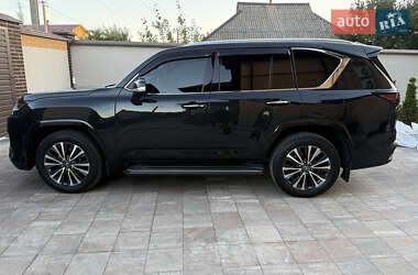 Внедорожник / Кроссовер Lexus LX 2023 в 