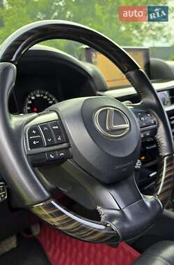 Позашляховик / Кросовер Lexus LX 2018 в 