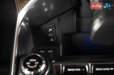 Позашляховик / Кросовер Lexus LX 2021 в 