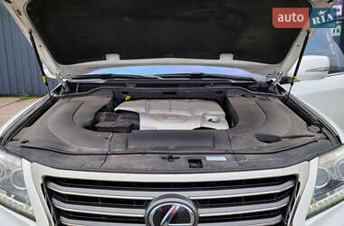 Позашляховик / Кросовер Lexus LX 2013 в 