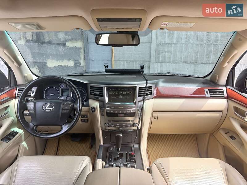 Позашляховик / Кросовер Lexus LX 2008 в Харкові