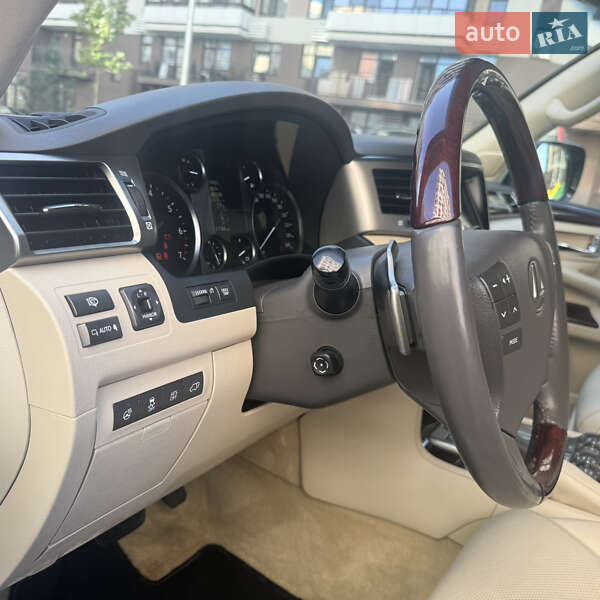 Внедорожник / Кроссовер Lexus LX 2012 в Киеве