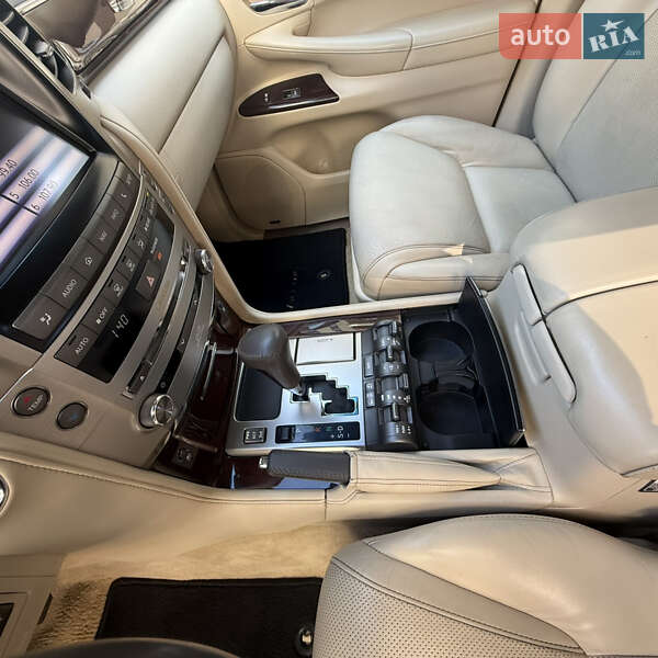 Внедорожник / Кроссовер Lexus LX 2012 в Киеве