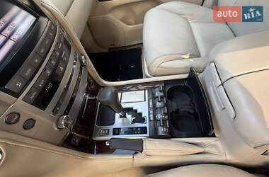 Позашляховик / Кросовер Lexus LX 2012 в 