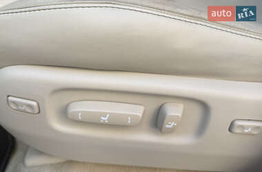 Позашляховик / Кросовер Lexus LX 2012 в 