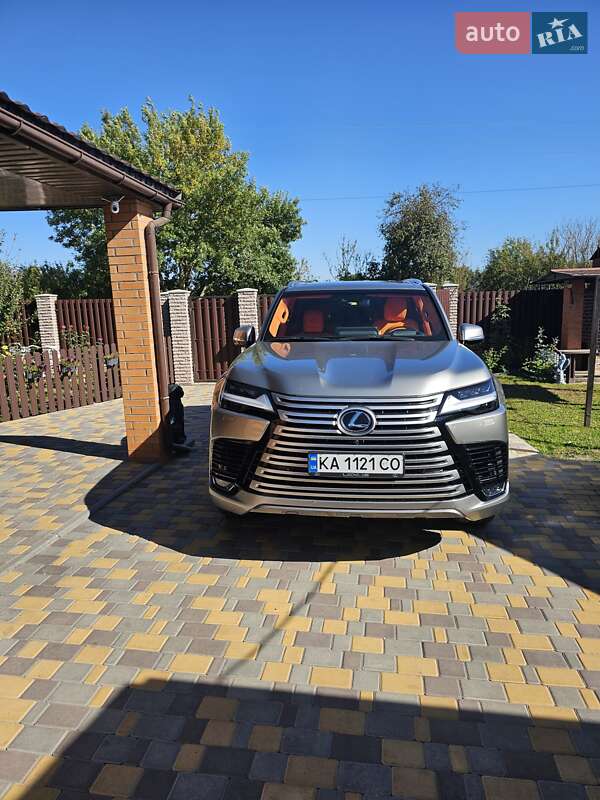 Внедорожник / Кроссовер Lexus LX 2023 в 