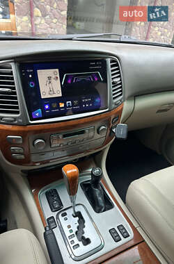 Позашляховик / Кросовер Lexus LX 2006 в 