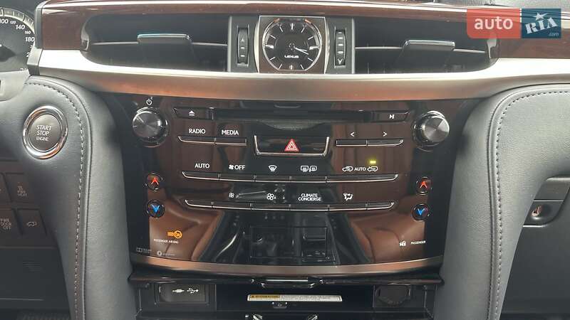 Позашляховик / Кросовер Lexus LX 2017 в Києві