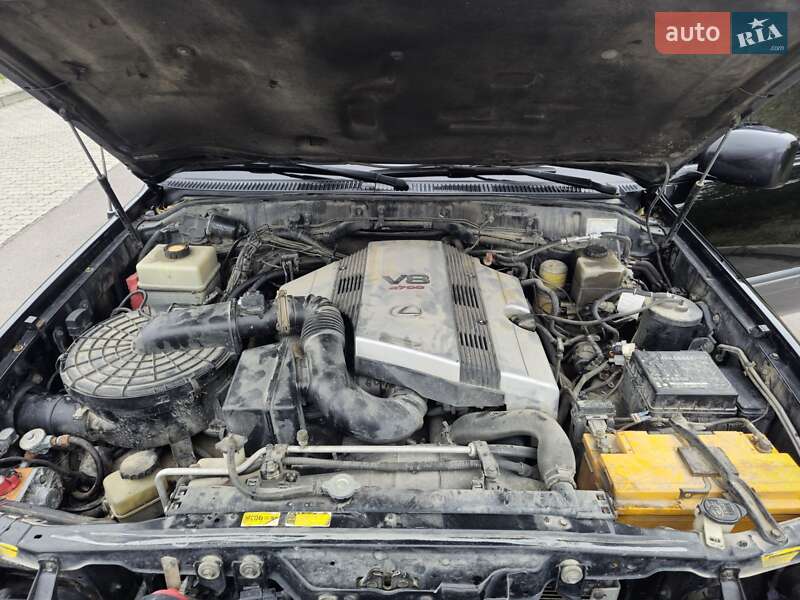 Позашляховик / Кросовер Lexus LX 2001 в Надвірній