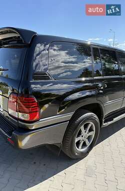 Позашляховик / Кросовер Lexus LX 2004 в 