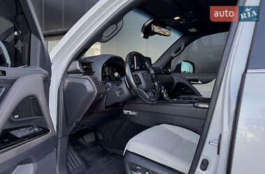 Внедорожник / Кроссовер Lexus LX 2023 в 