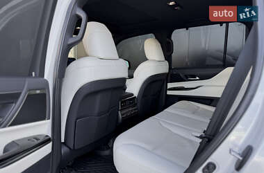 Внедорожник / Кроссовер Lexus LX 2023 в 