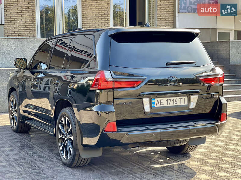 Позашляховик / Кросовер Lexus LX 2017 в Кам'янському