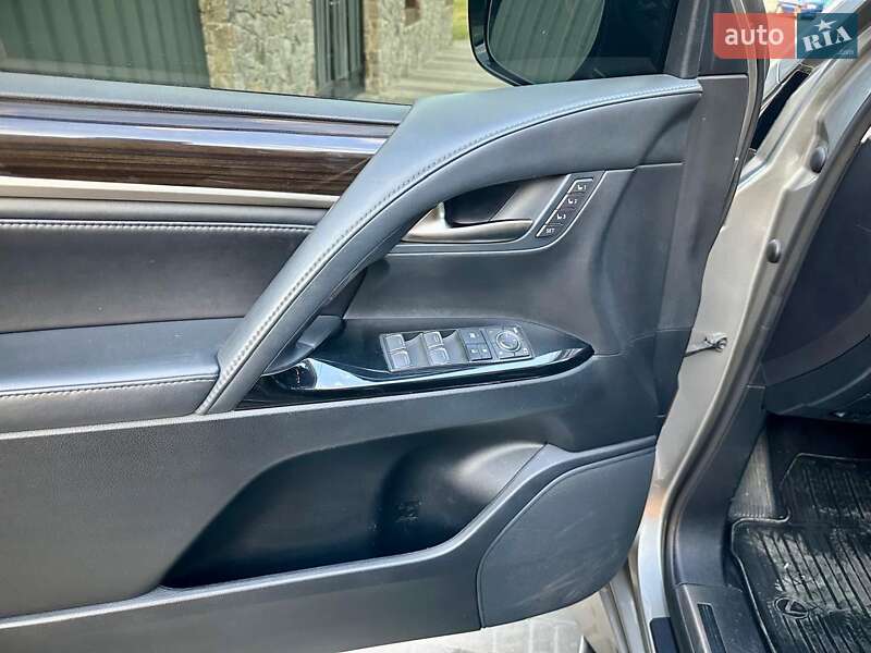 Позашляховик / Кросовер Lexus LX 2017 в Білій Церкві