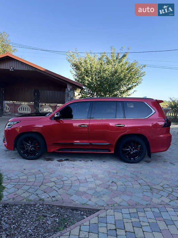 Позашляховик / Кросовер Lexus LX 2017 в Чернівцях