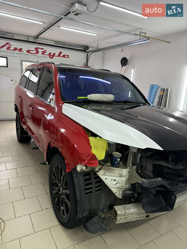 Позашляховик / Кросовер Lexus LX 2017 в Чернівцях