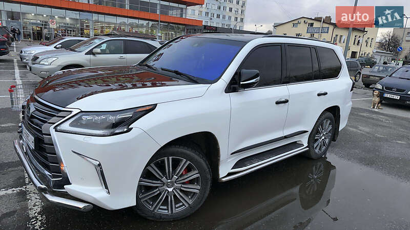 Позашляховик / Кросовер Lexus LX 2017 в Чернівцях