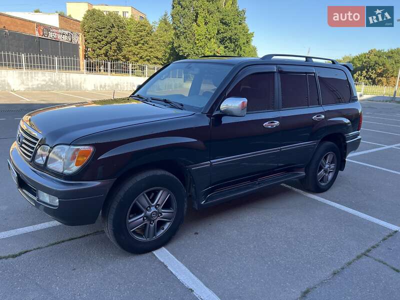 Позашляховик / Кросовер Lexus LX 2005 в 