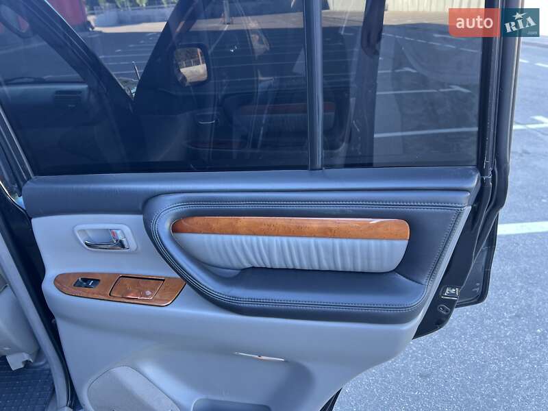 Внедорожник / Кроссовер Lexus LX 2005 в Кропивницком