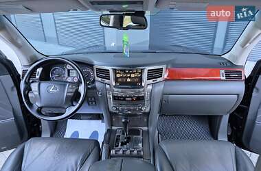 Внедорожник / Кроссовер Lexus LX 2009 в 