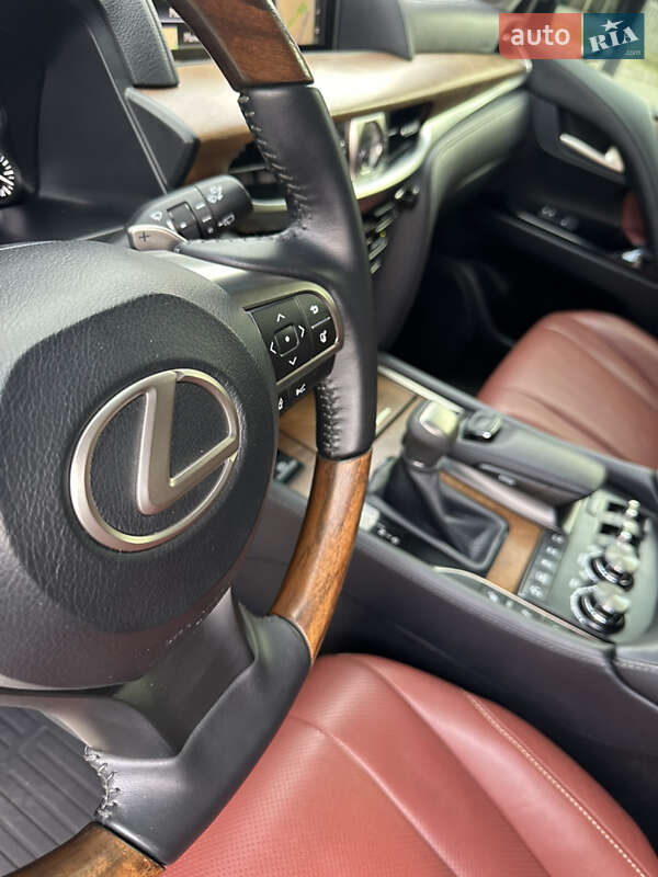 Позашляховик / Кросовер Lexus LX 2016 в Дніпрі фото 7 Позашляховик / Кросовер Lexus LX 2016 в Дніпрі