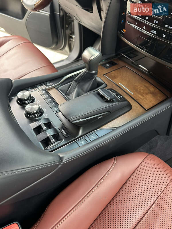 Позашляховик / Кросовер Lexus LX 2016 в Дніпрі фото 15 Позашляховик / Кросовер Lexus LX 2016 в Дніпрі