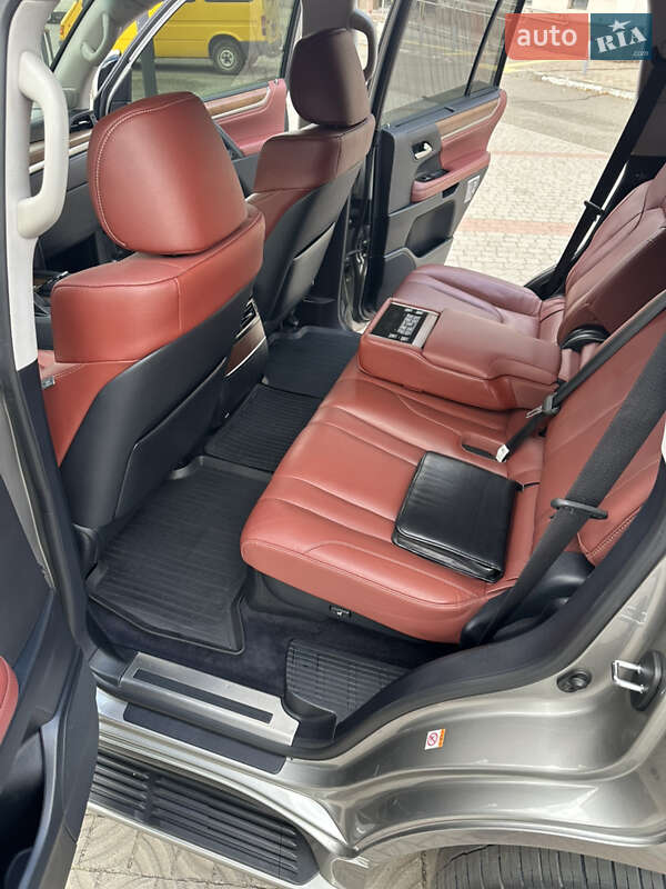 Позашляховик / Кросовер Lexus LX 2016 в Дніпрі фото 64 Позашляховик / Кросовер Lexus LX 2016 в Дніпрі