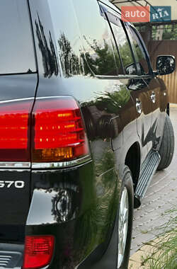 Позашляховик / Кросовер Lexus LX 2010 в 