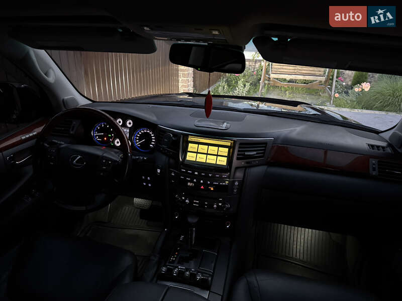 Позашляховик / Кросовер Lexus LX 2010 в Житомирі