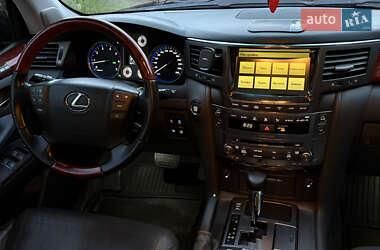 Позашляховик / Кросовер Lexus LX 2010 в 