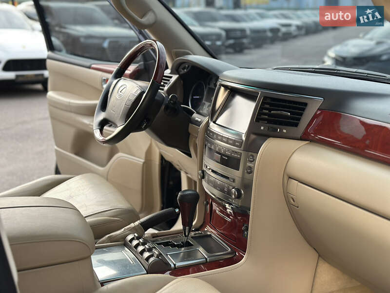 Позашляховик / Кросовер Lexus LX 2008 в Харкові