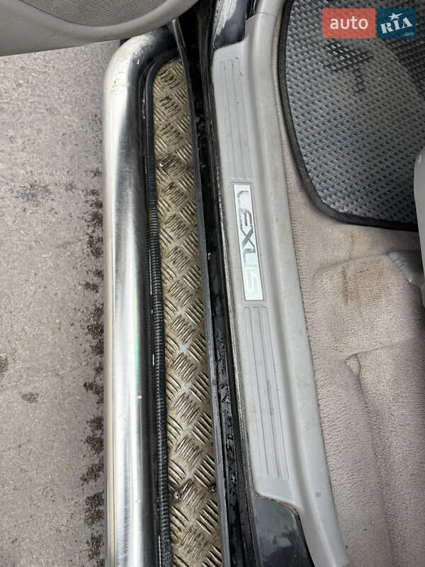 Позашляховик / Кросовер Lexus LX 2005 в Чернігові