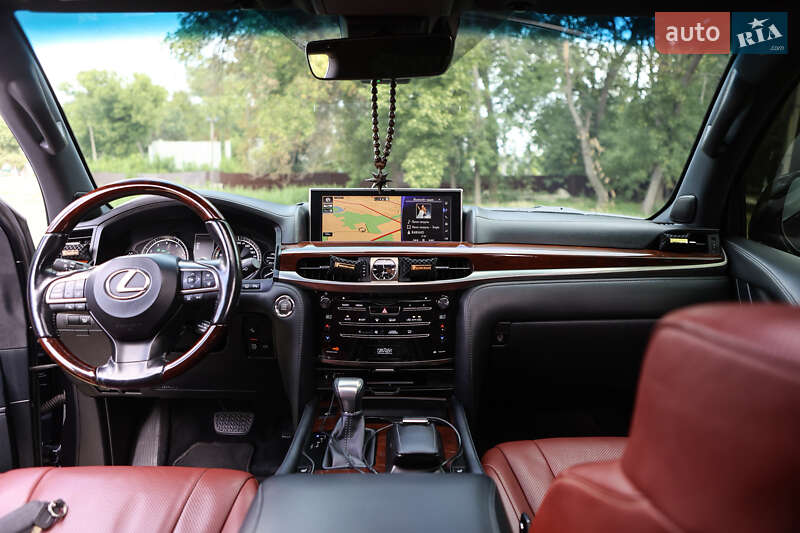 Позашляховик / Кросовер Lexus LX 2016 в Марганці