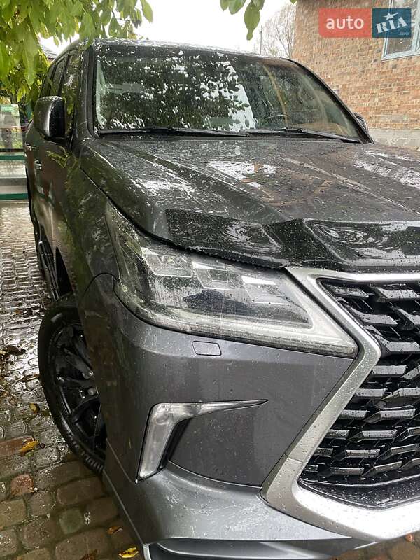 Позашляховик / Кросовер Lexus LX 2016 в Івано-Франківську