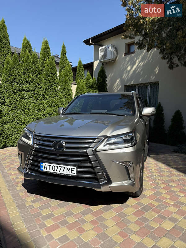 Позашляховик / Кросовер Lexus LX 2017 в Івано-Франківську