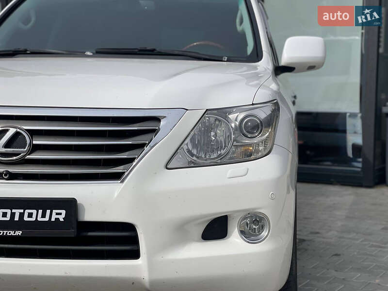 Позашляховик / Кросовер Lexus LX 2008 в Чернівцях