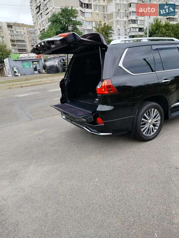 Позашляховик / Кросовер Lexus LX 2017 в Києві