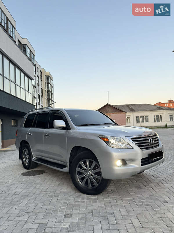 Позашляховик / Кросовер Lexus LX 2008 в Прилуках
