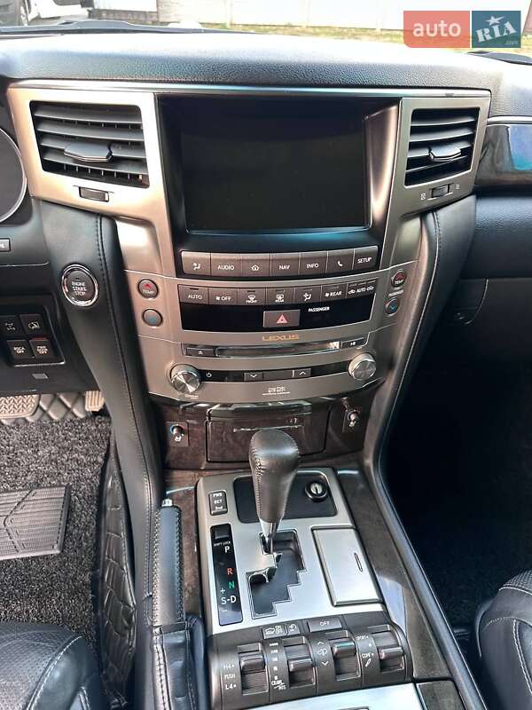 Внедорожник / Кроссовер Lexus LX 2013 в Днепре