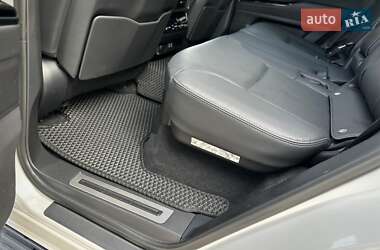 Позашляховик / Кросовер Lexus LX 2022 в 