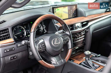 Внедорожник / Кроссовер Lexus LX 2017 в 