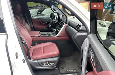 Внедорожник / Кроссовер Lexus LX 2023 в 