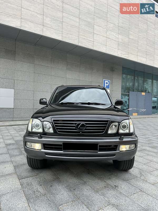 Внедорожник / Кроссовер Lexus LX 2004 в Киеве