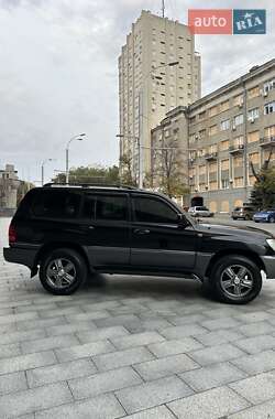 Внедорожник / Кроссовер Lexus LX 2004 в 