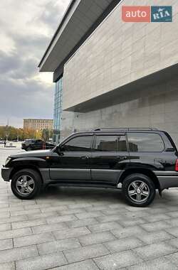 Внедорожник / Кроссовер Lexus LX 2004 в 