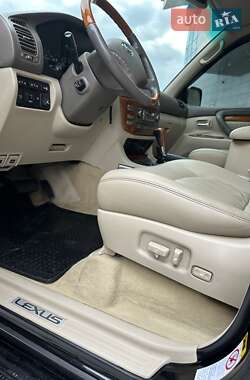 Внедорожник / Кроссовер Lexus LX 2004 в 
