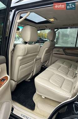 Внедорожник / Кроссовер Lexus LX 2004 в 