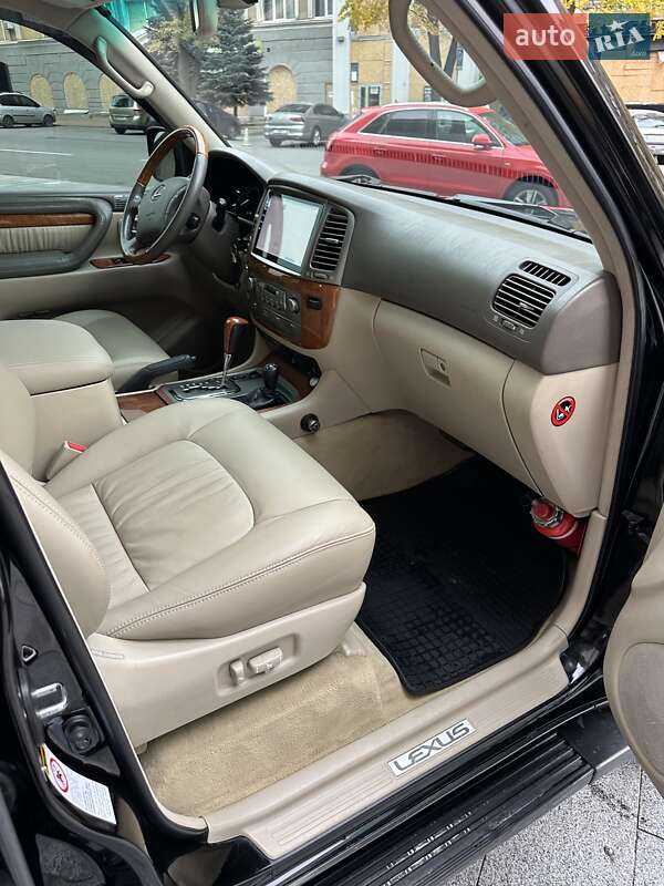 Внедорожник / Кроссовер Lexus LX 2004 в Киеве